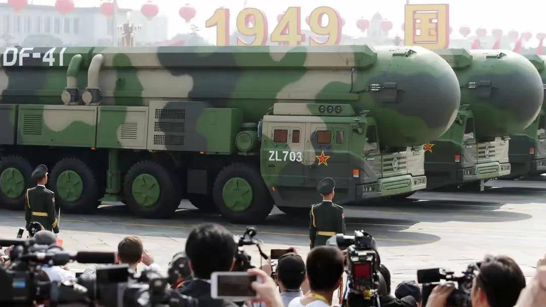 中国正试图将东风-41导弹搬上列车高铁拉着东风-41全国跑？外媒：(图18)